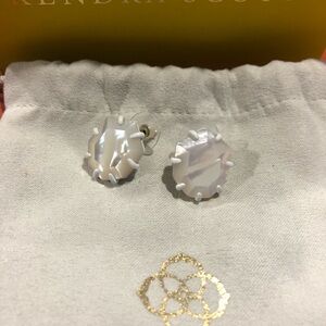 Kendra Scott Iridescent Pearl White Stud Earrings